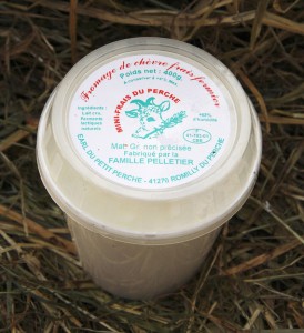 fromage-faisselle-400g Fromage de chèvre fermier - faisselle - EARL PETIT PERCHE ROMILLY DU PERCHE